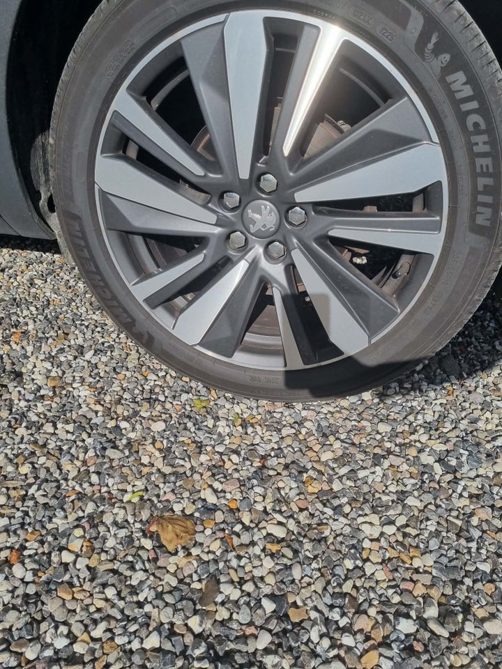 Peugeot 3008 1,5 BlueHDi 130 Allure Limited EAT8 5d