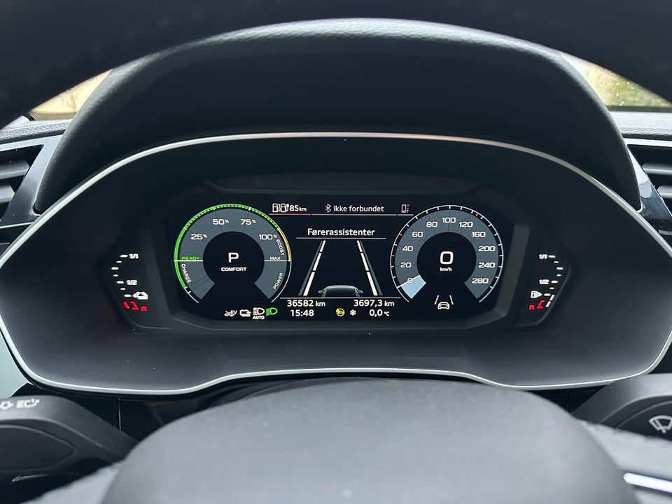 Audi Q3 45 TFSi e Attitude plus S-tr. 5d