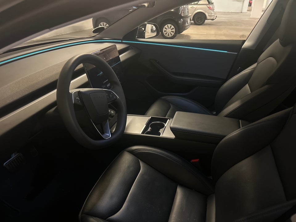 Tesla Model 3 RWD 4d