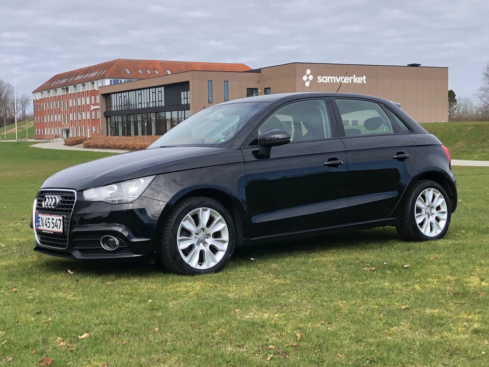 Audi A1 1,4 TFSi 122 Attraction Sportback 5d