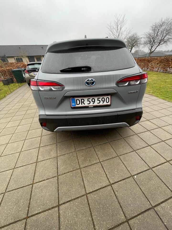 Toyota Corolla Cross 2,0 Hybrid Elegant CVT 5d