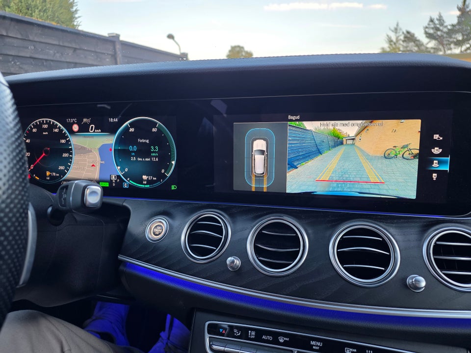 Mercedes E300 e 2,0 AMG Line stc. aut. 5d