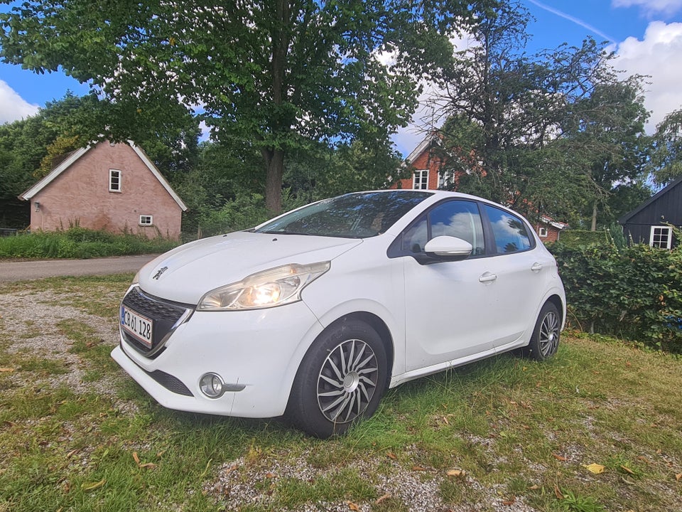 Peugeot 208 1,2 VTi Active 5d