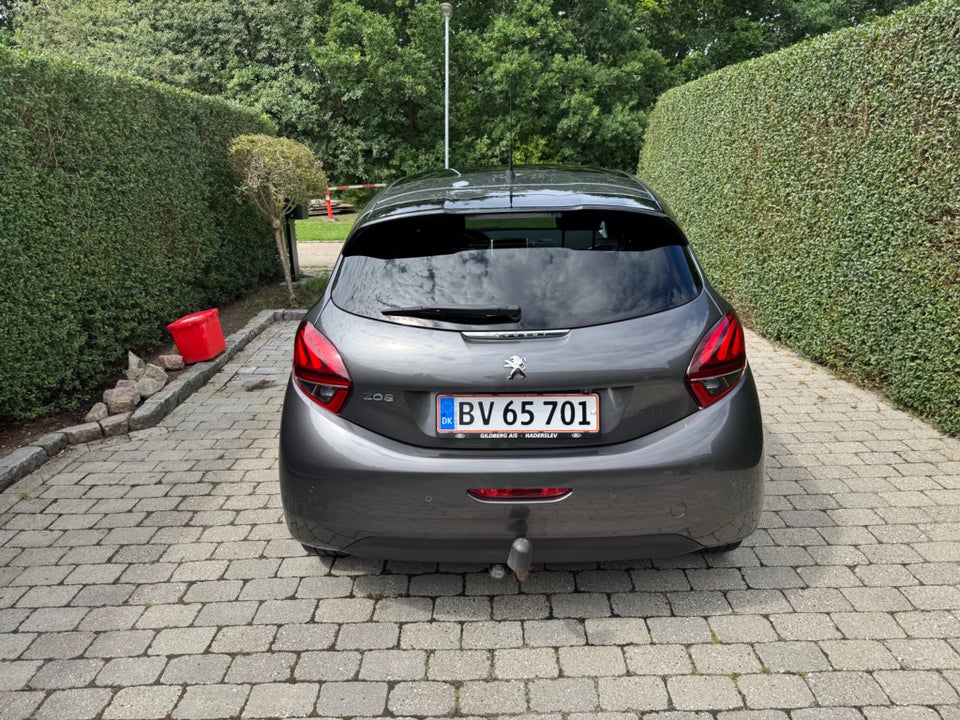 Peugeot 208 1,6 BlueHDi 100 Allure Sky 5d