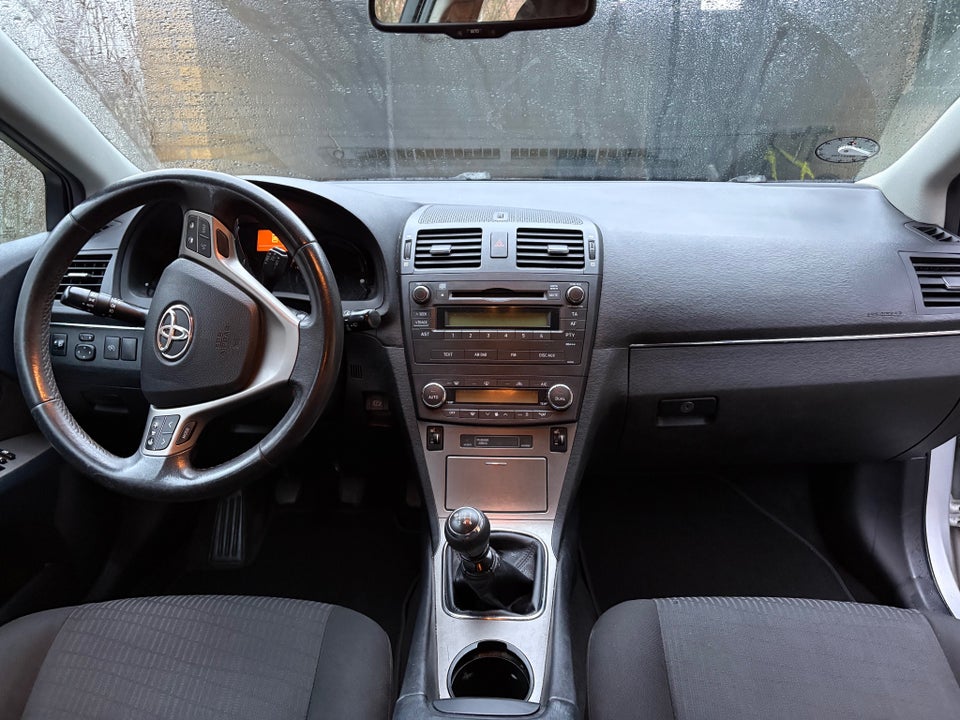 Toyota Avensis 2,0 D-4D T1 4d