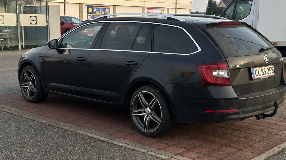 Skoda Octavia 1,6 TDi 115 Style Combi 5d