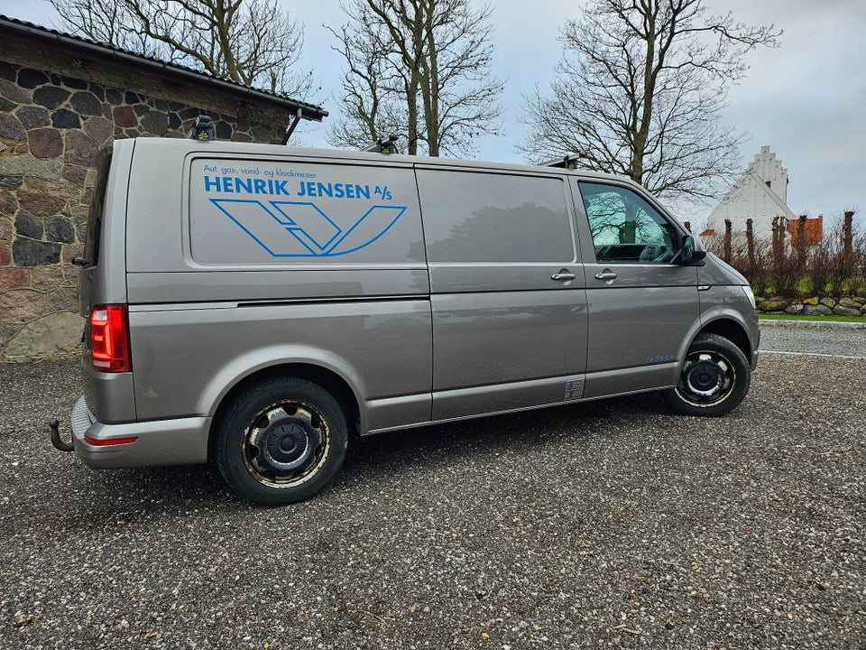 VW Transporter 2,0 TDi 180 Kassevogn lang DSG