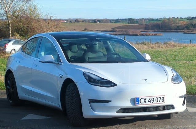Tesla Model 3 Long Range AWD 4d