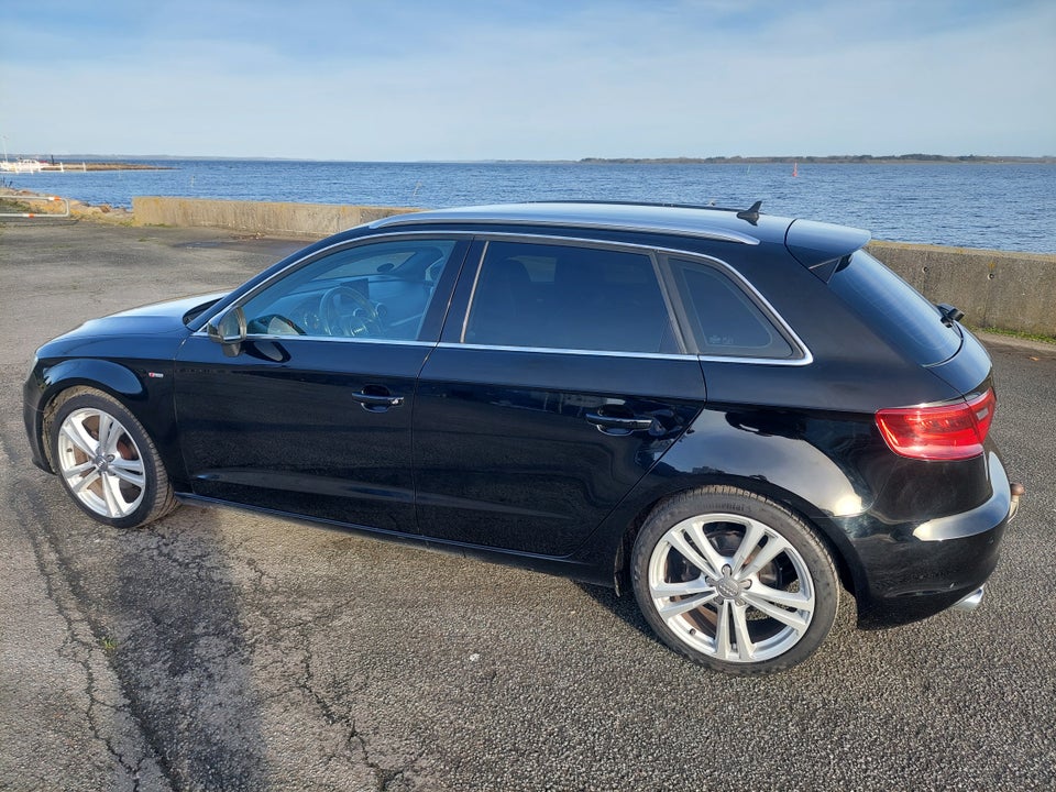 Audi A3 2,0 TDi 150 S-line Sportback S-tr. 5d