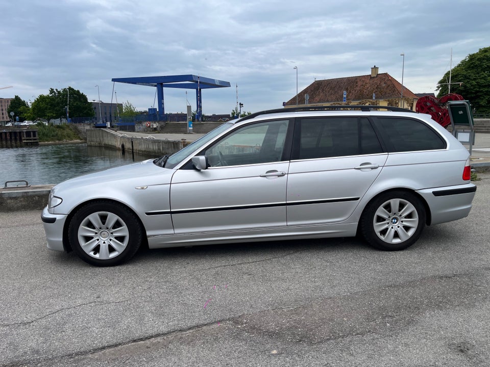 BMW 320i 2,2 Touring aut. 5d