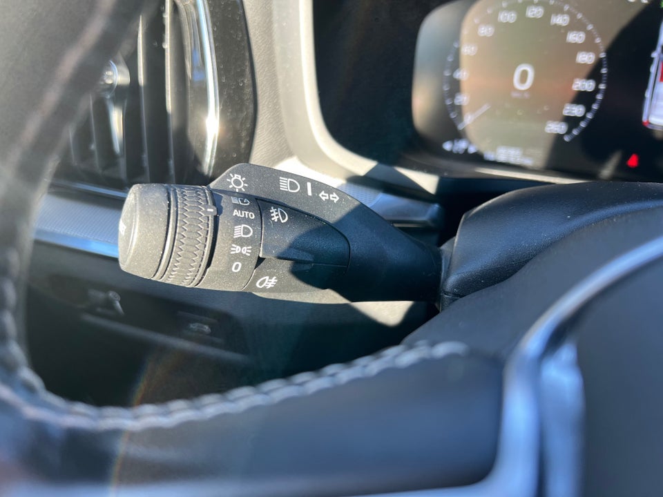 Volvo V60 2,0 T4 190 R-Design aut. 5d