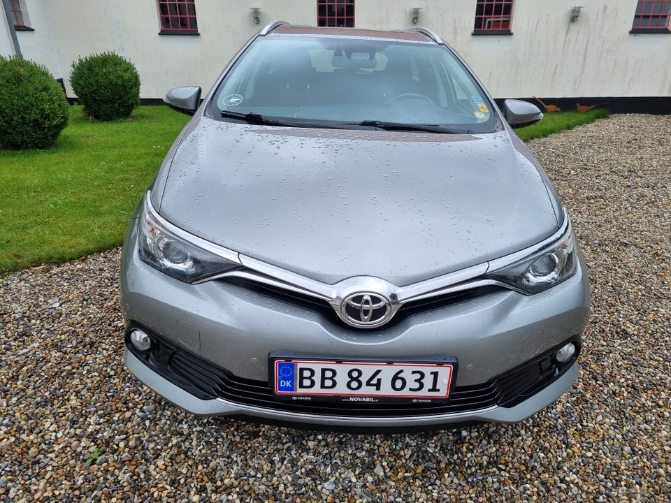 Toyota Auris 1,2 T T2 Touring Sports 5d