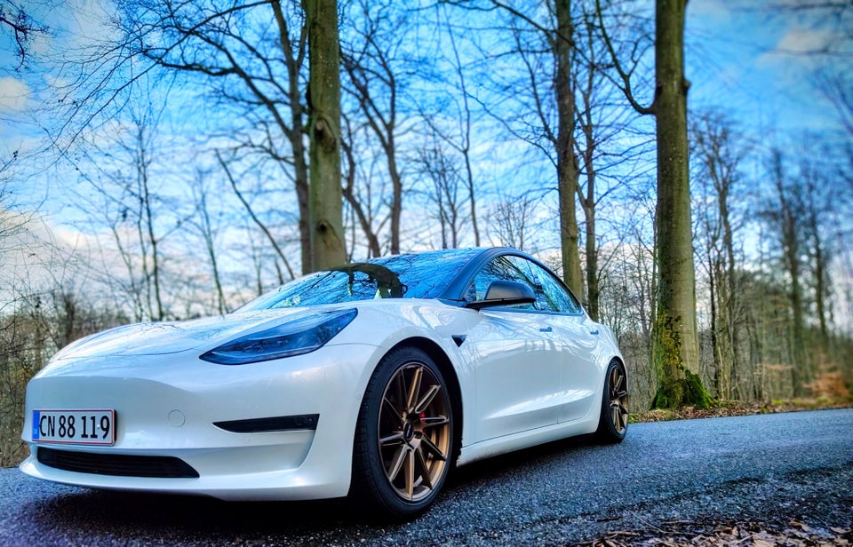 Tesla Model 3 Performance AWD 4d