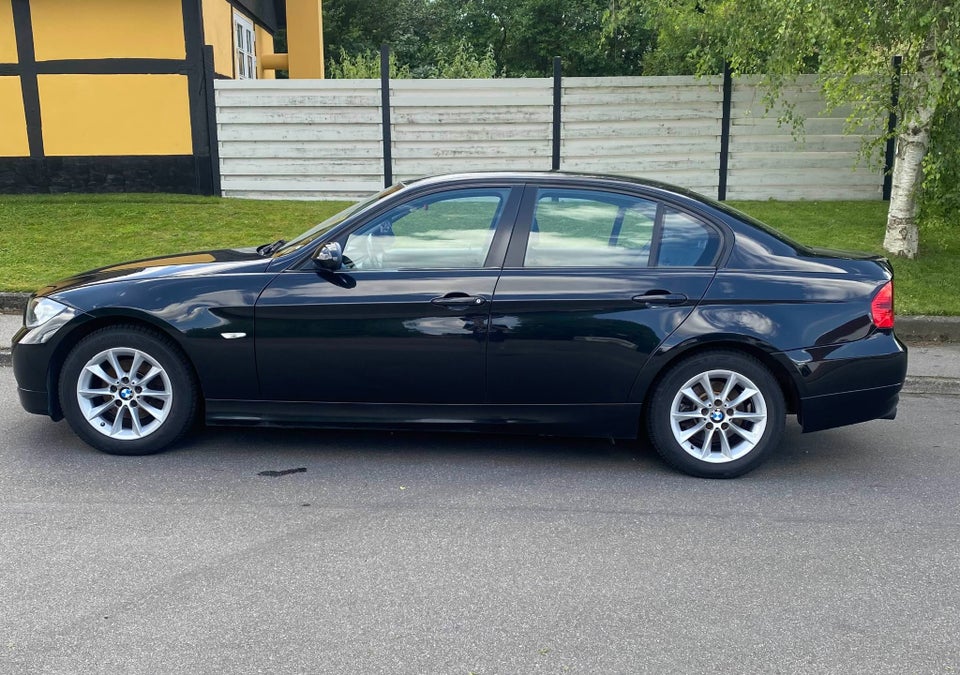 BMW 318i 2,0  4d