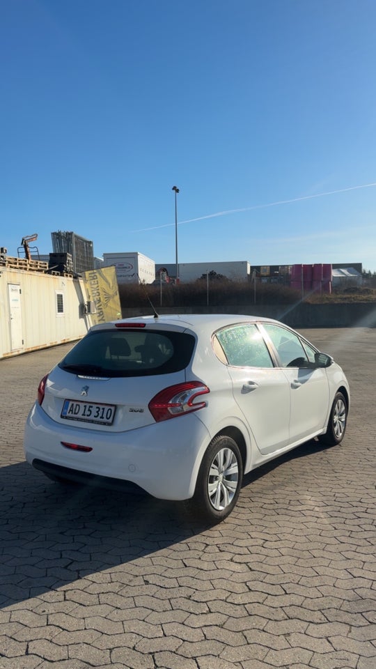 Peugeot 208 1,2 VTi Active 5d
