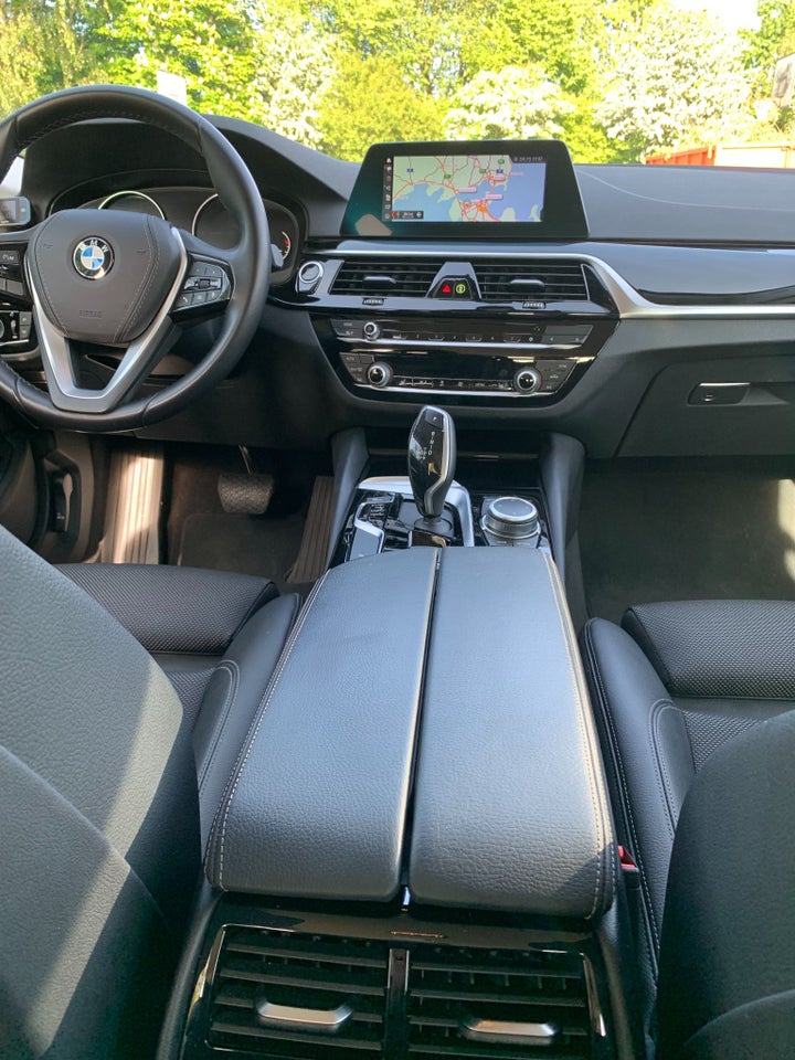 BMW 520i 2,0 Touring Connected aut. 5d