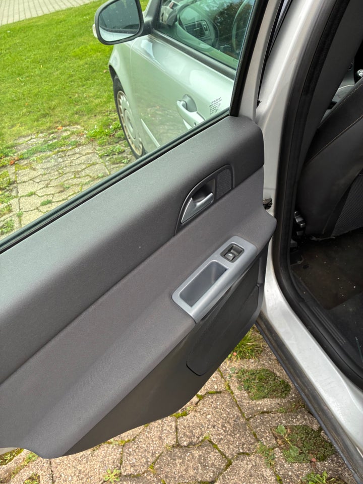 Volvo V50 1,6 D DRIVe 5d