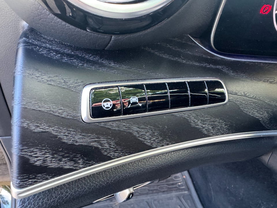 Mercedes E300 de 2,0 Advantage stc. aut. 5d