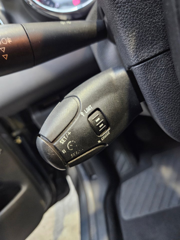 Peugeot 3008 1,6 HDi 110 Premium Cool 5d