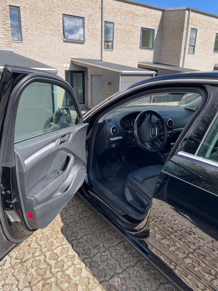 Audi A3 1,4 TFSi 140 Attraction Sportback 5d