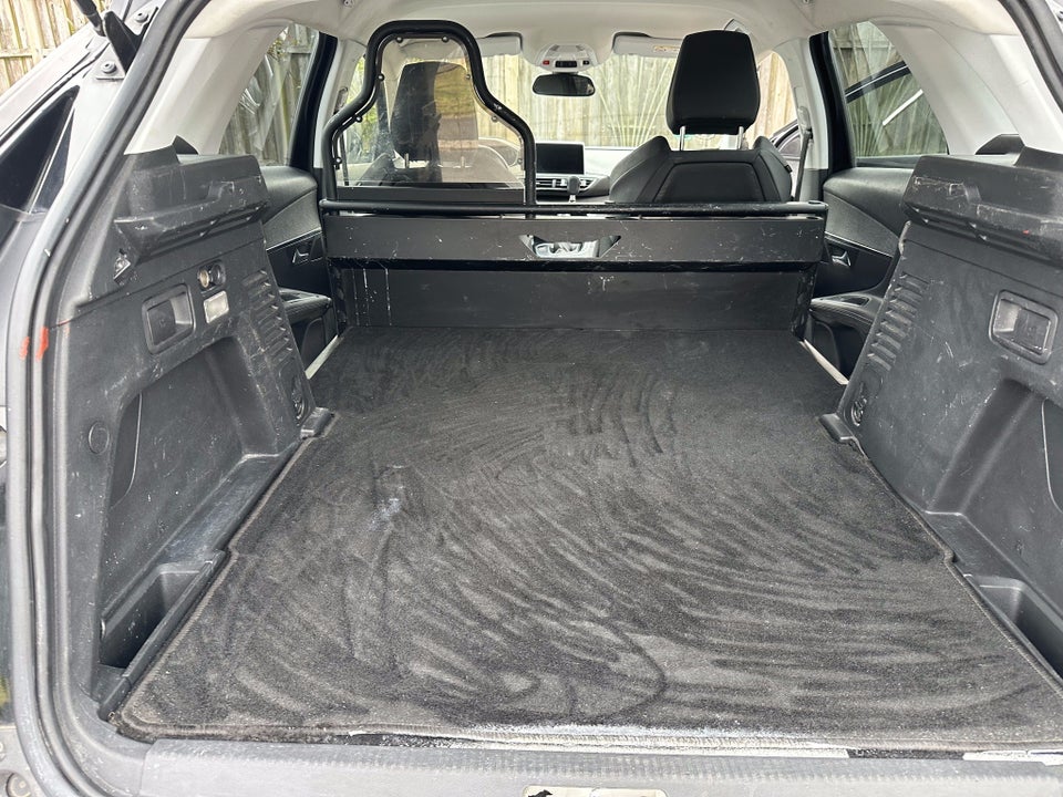 Peugeot 3008 2,0 BlueHDi 150 Allure Van 5d