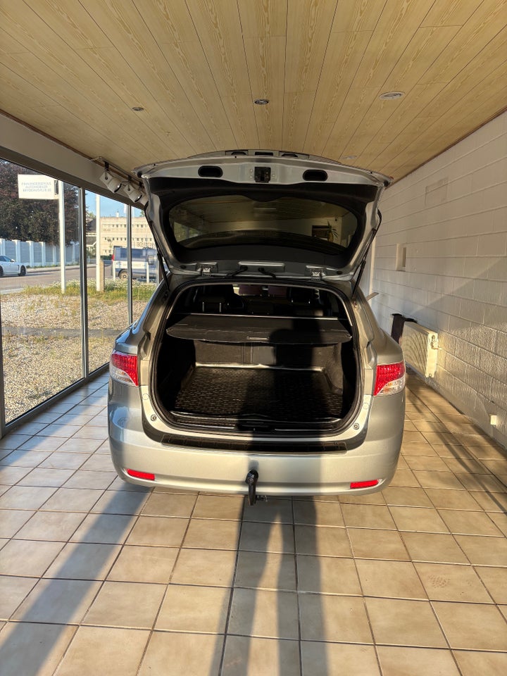 Toyota Avensis 1,8 VVT-i T2 stc. 5d