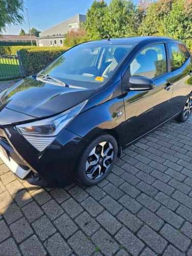 Toyota Aygo 1,0 VVT-i x-play 5d