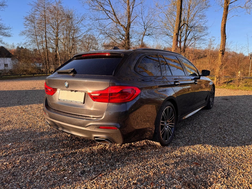 BMW 530d 3,0 Touring M-Sport xDrive aut. 5d