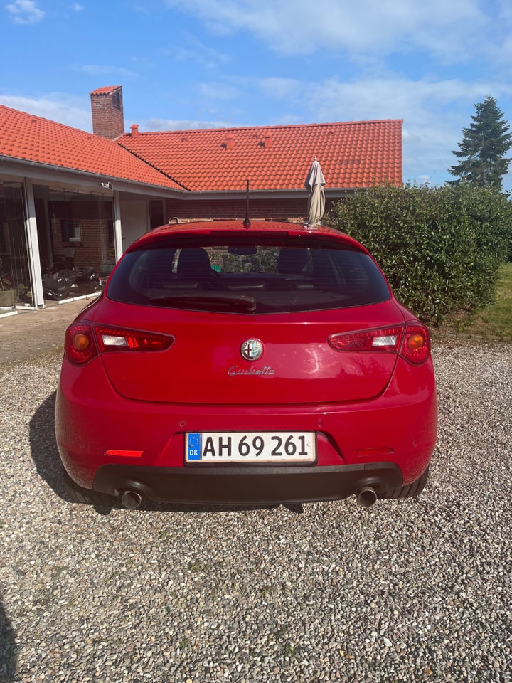Alfa Romeo Giulietta 2,0 JTD 140 Distinctive 5d