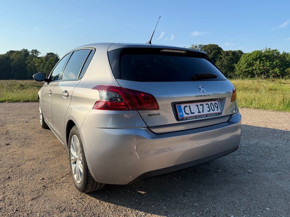 Peugeot 308 1,2 PureTech 130 Style 5d