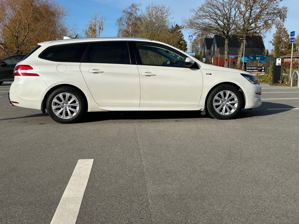 Peugeot 308 1,6 BlueHDi 120 Desire Sky SW 5d