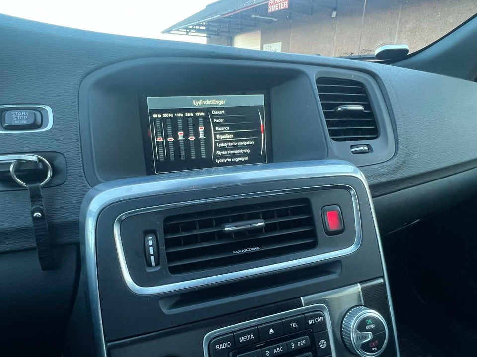 Volvo V60 2,0 D4 190 R-Design aut. 5d