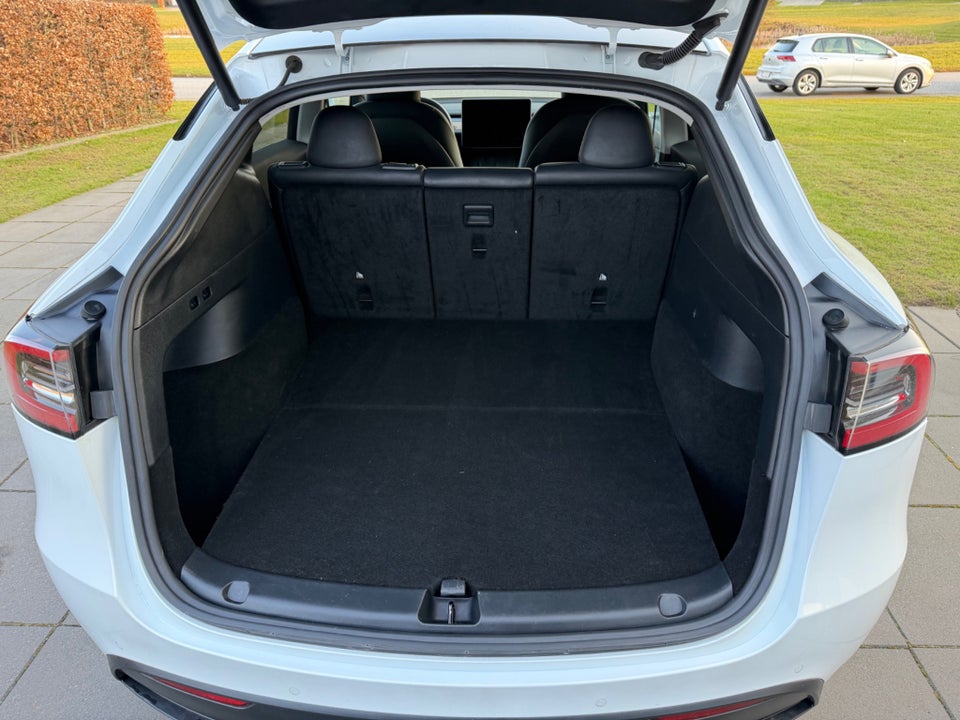 Tesla Model Y Long Range AWD 5d