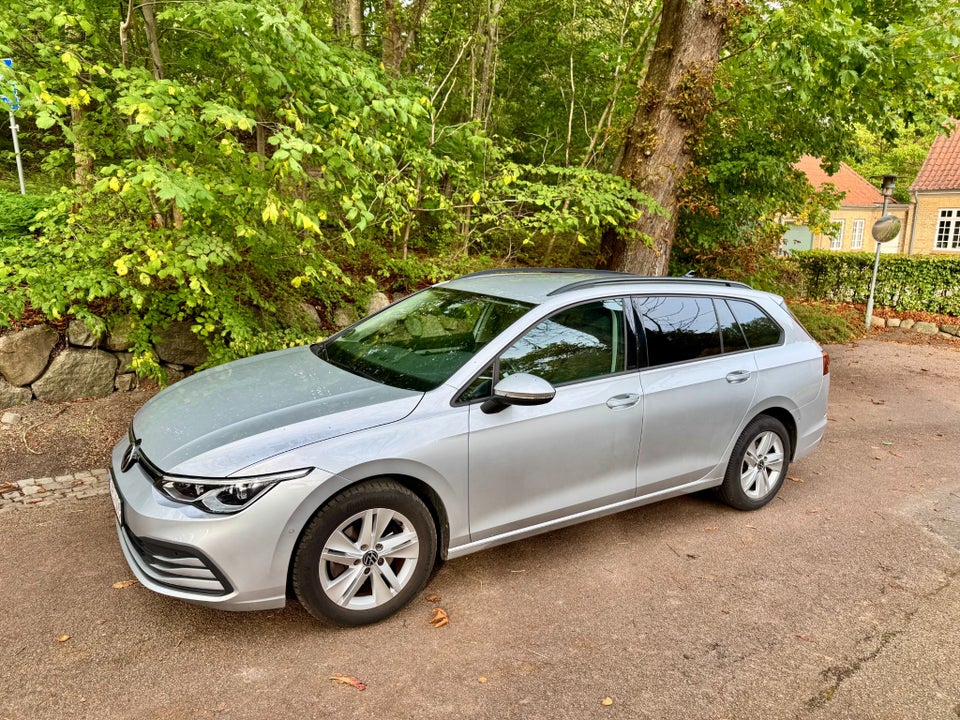 VW Golf VIII 1,5 eTSi 130 Life Variant DSG 5d