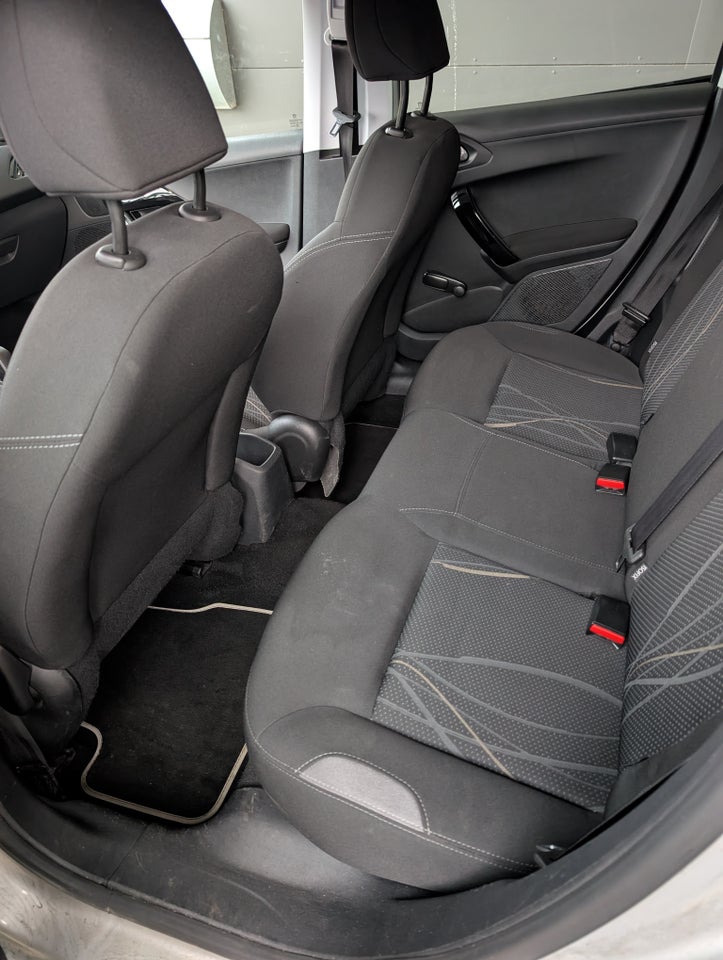 Peugeot 208 1,2 VTi Active 5d