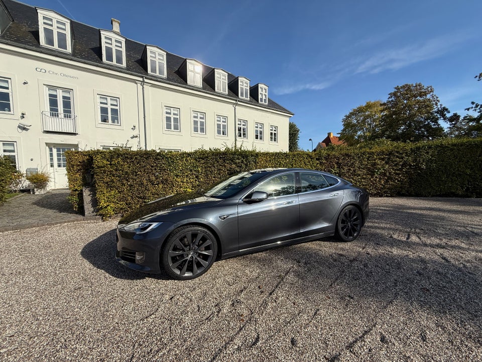 Tesla Model S Standard Range AWD 5d