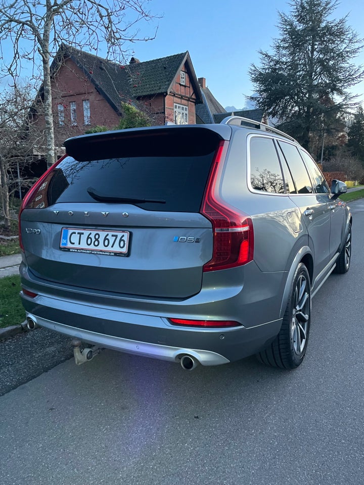 Volvo XC90 2,0 D5 225 Momentum aut. AWD 7prs 5d