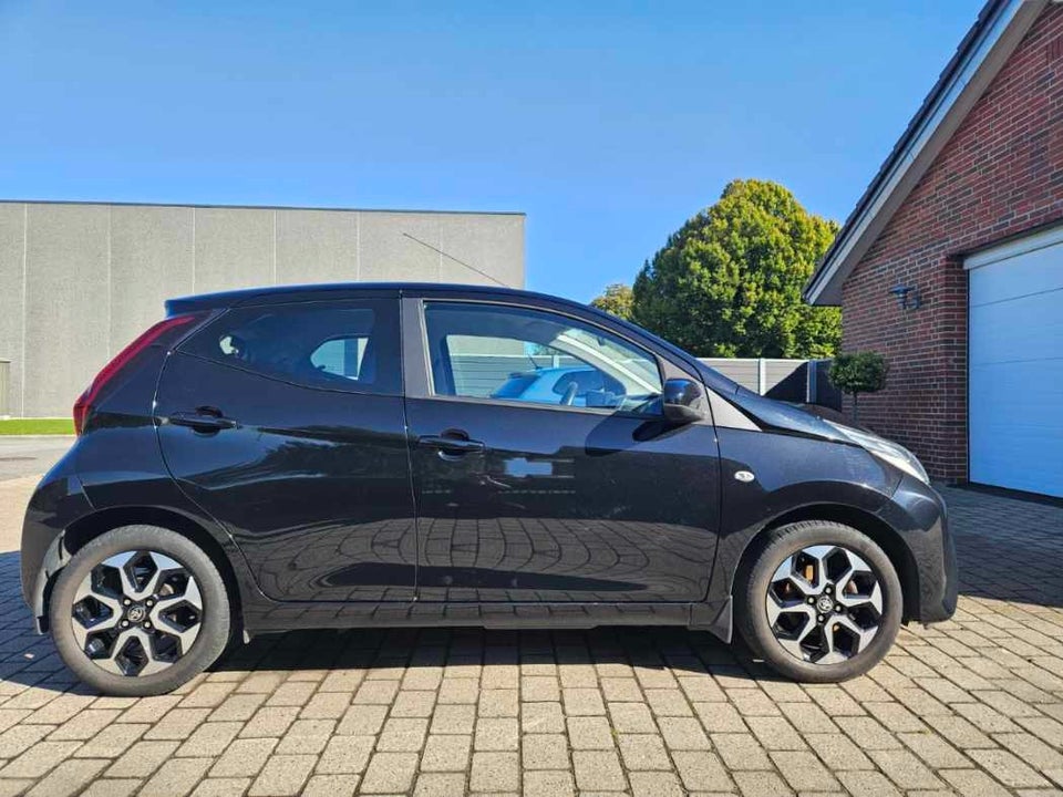 Toyota Aygo 1,0 VVT-i x-play 5d
