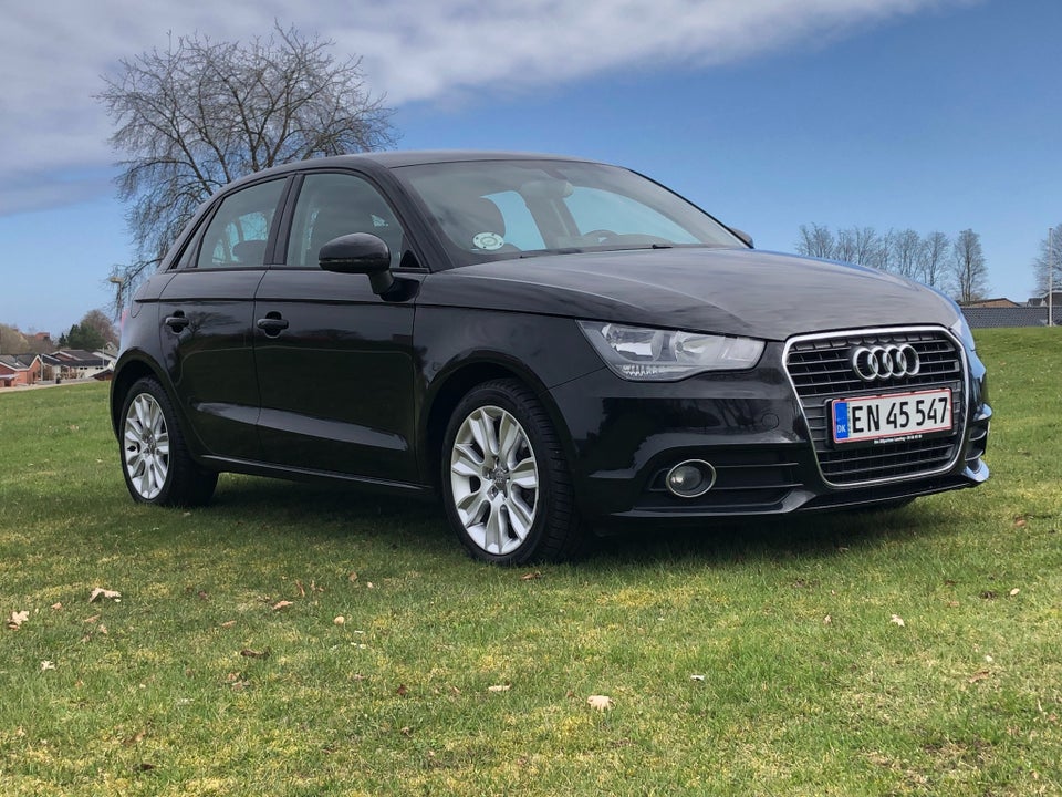 Audi A1 1,4 TFSi 122 Attraction Sportback 5d