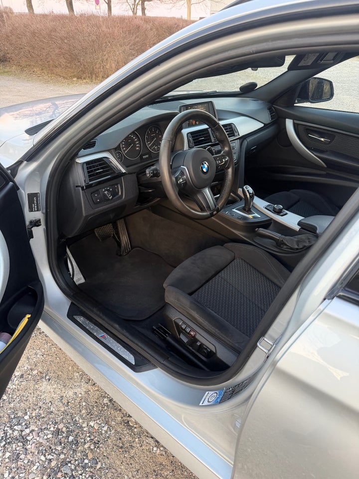 BMW 320d 2,0 Touring M-Sport xDrive 5d