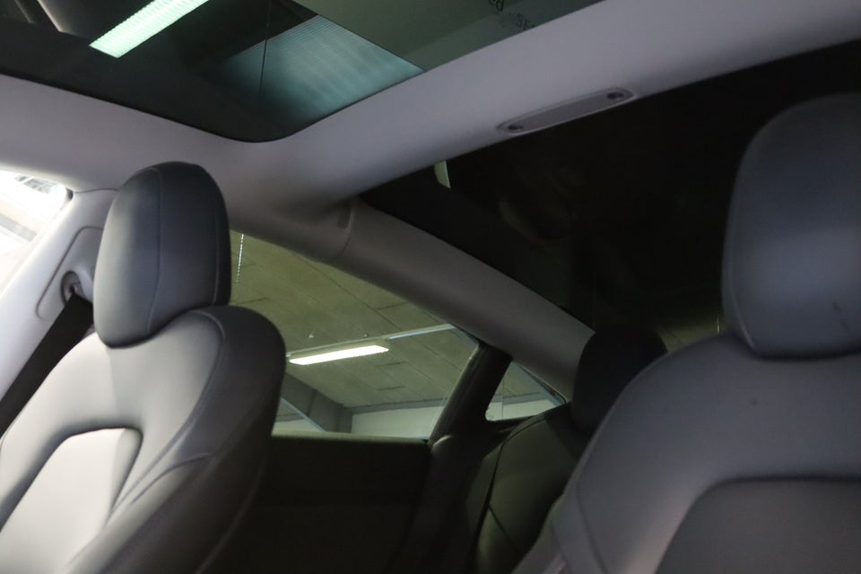 Tesla Model 3 Standard Range+ RWD 4d