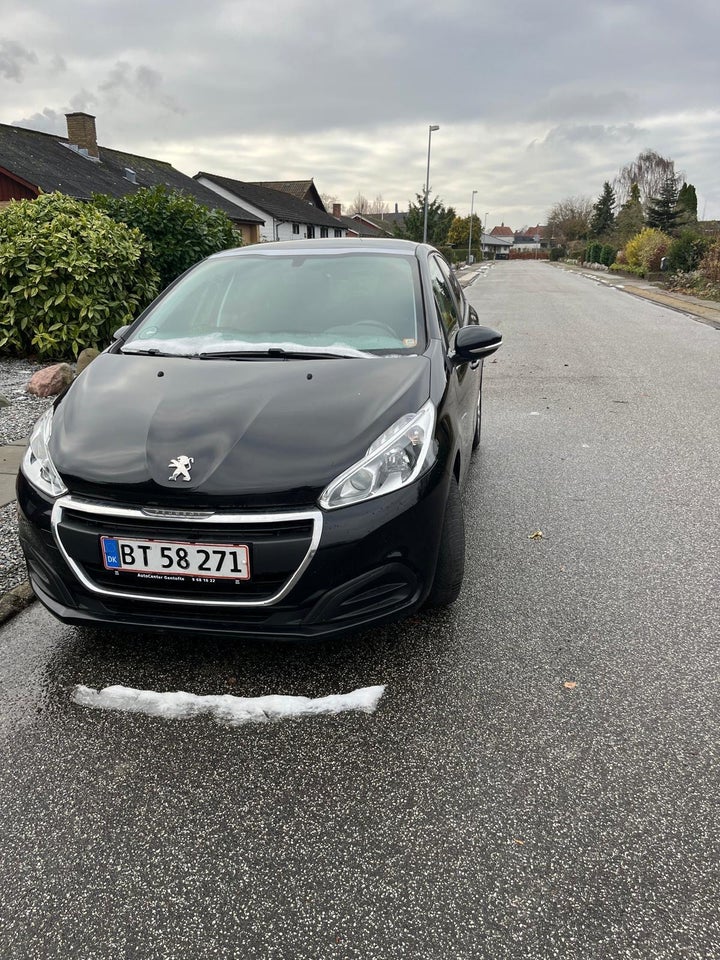 Peugeot 208 1,6 BlueHDi 100 Chili Sky 5d