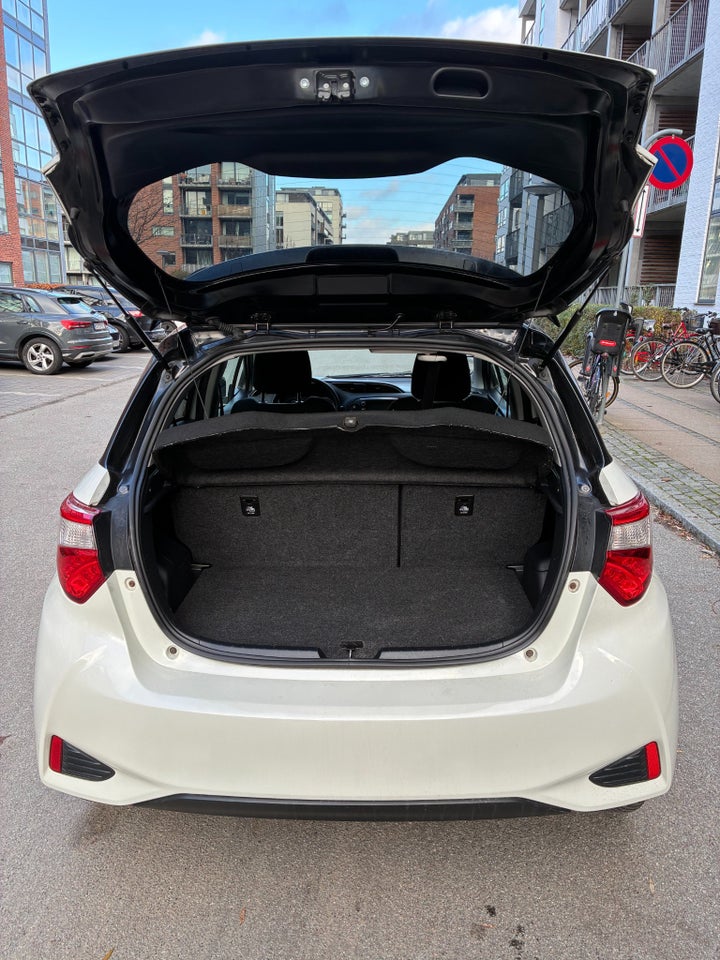 Toyota Yaris 1,5 Hybrid H3 Premium e-CVT 5d