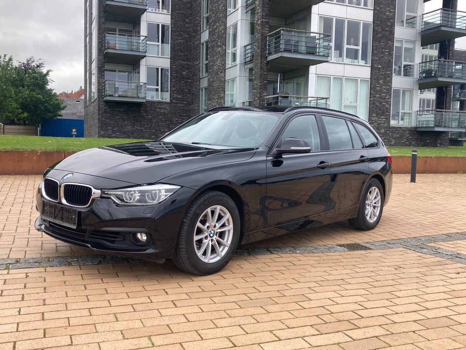 BMW 320i 2,0 Touring 5d