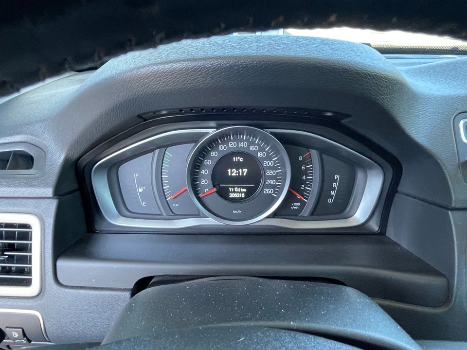 Volvo V70 2,0 T5 240 Momentum aut. 5d