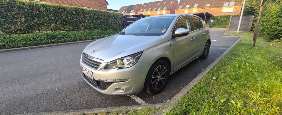Peugeot 308 1,6 BlueHDi 120 Allure Sky 5d