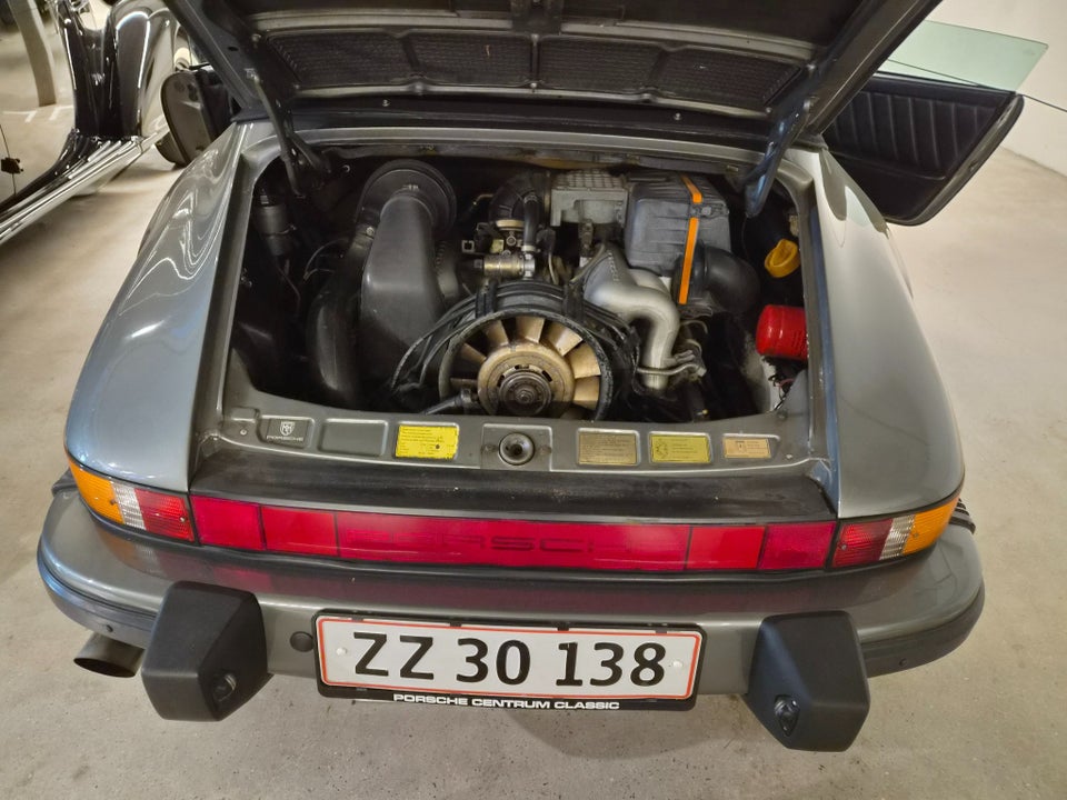 Porsche 911 3,2 Carrera Cabriolet 2d