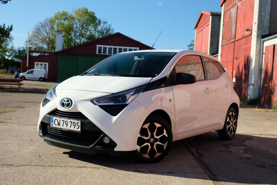 Toyota Aygo 1,0 VVT-i x-press 5d