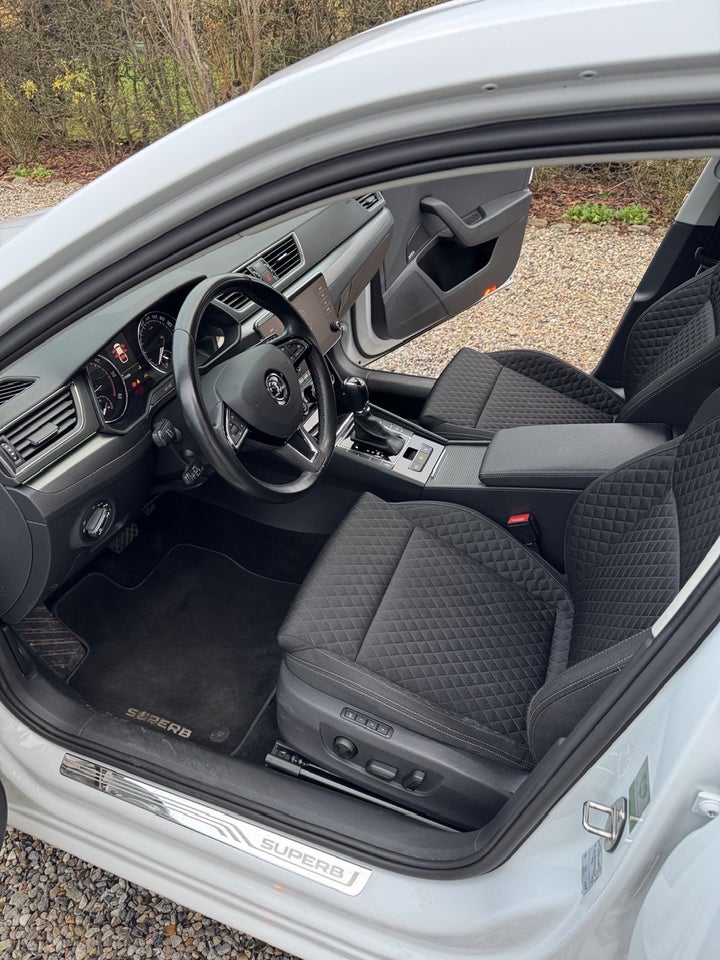 Skoda Superb 1,6 TDi 120 Style DSG 5d