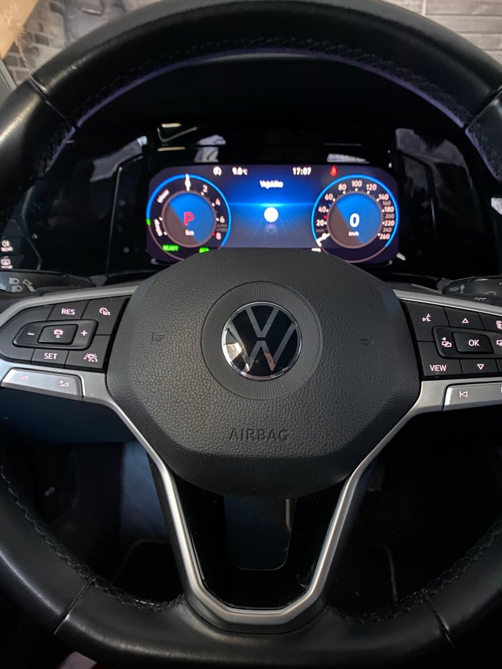 VW Golf VIII 1,4 eHybrid DSG 5d